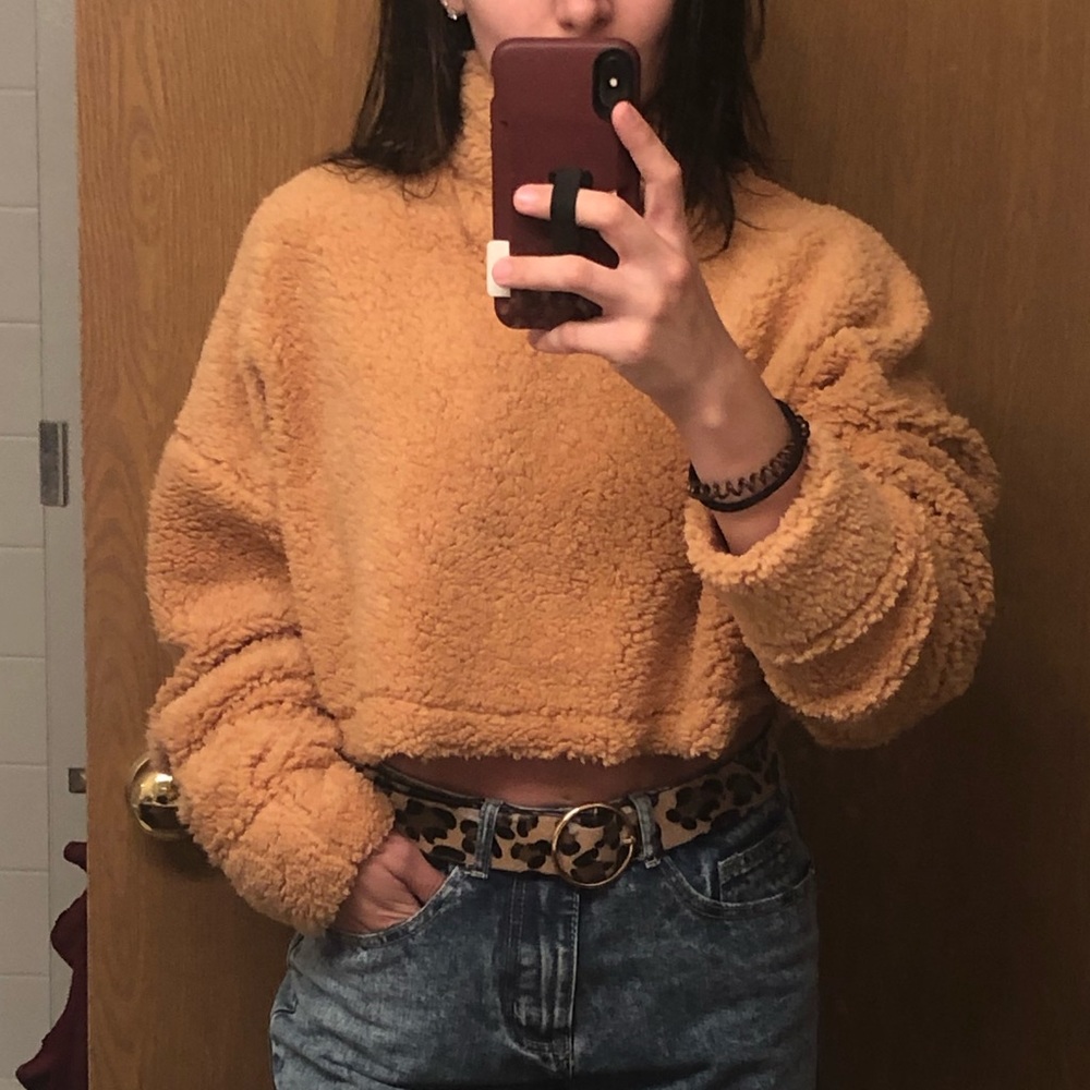 Fluffy teddy faux fur /shearling sweater. See note - Picture 5 of 5